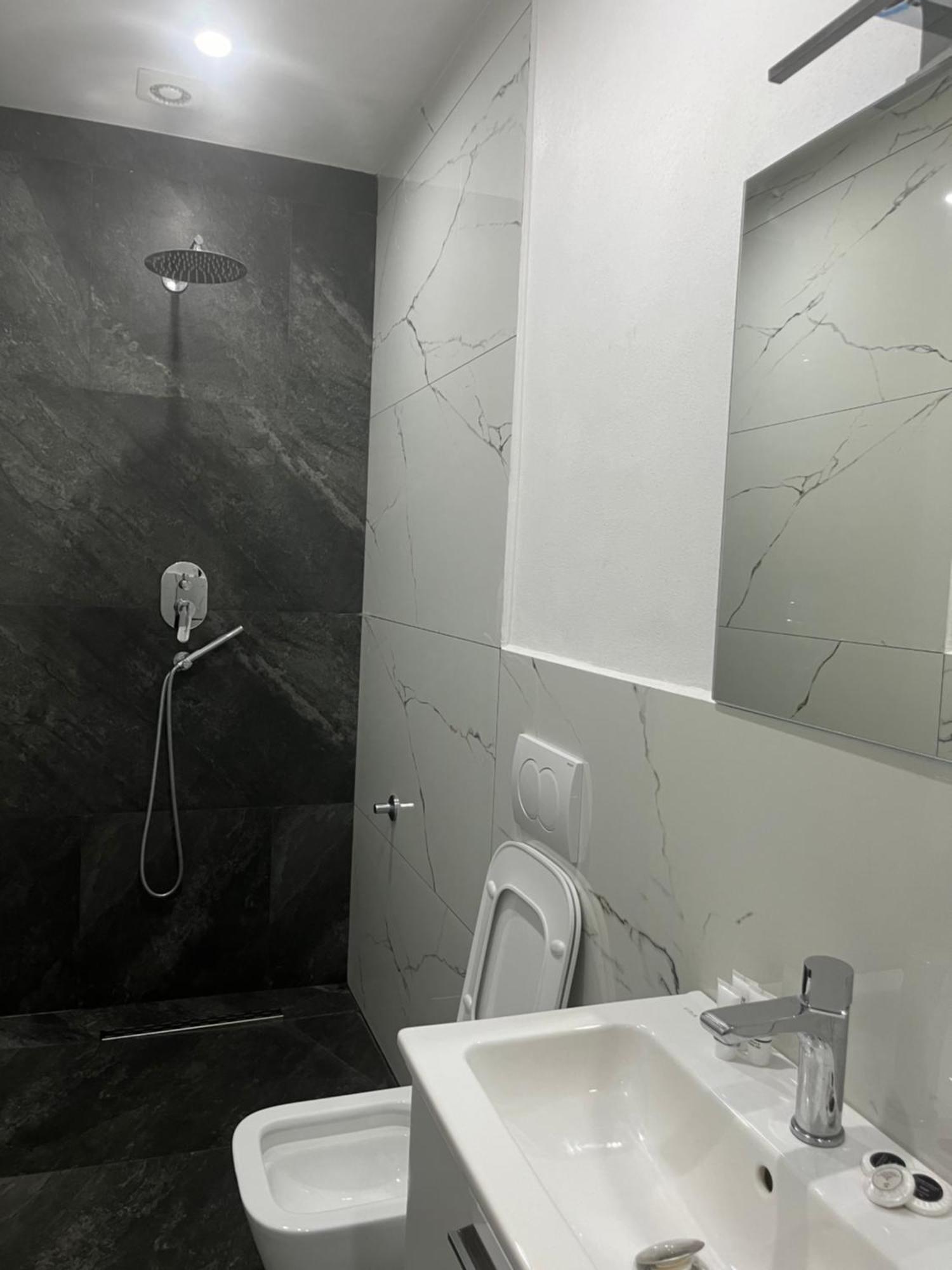 דורס Hotel Luli City Center מראה חיצוני תמונה